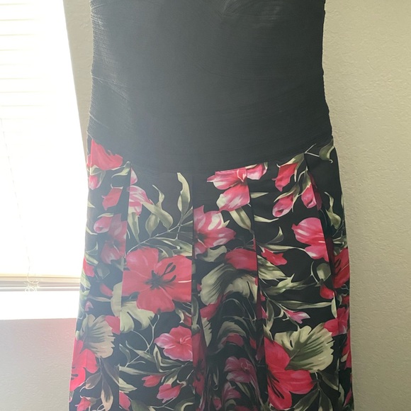 Fashion Nova- black bandage tube top, floral skirt, size medium. - Picture 7 of 8